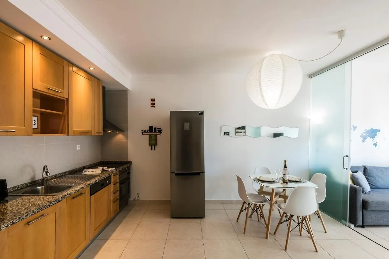 Algarve Beach Vibes Apartment, Wifi, Pool, Ac, Bbq Portimao Apartment