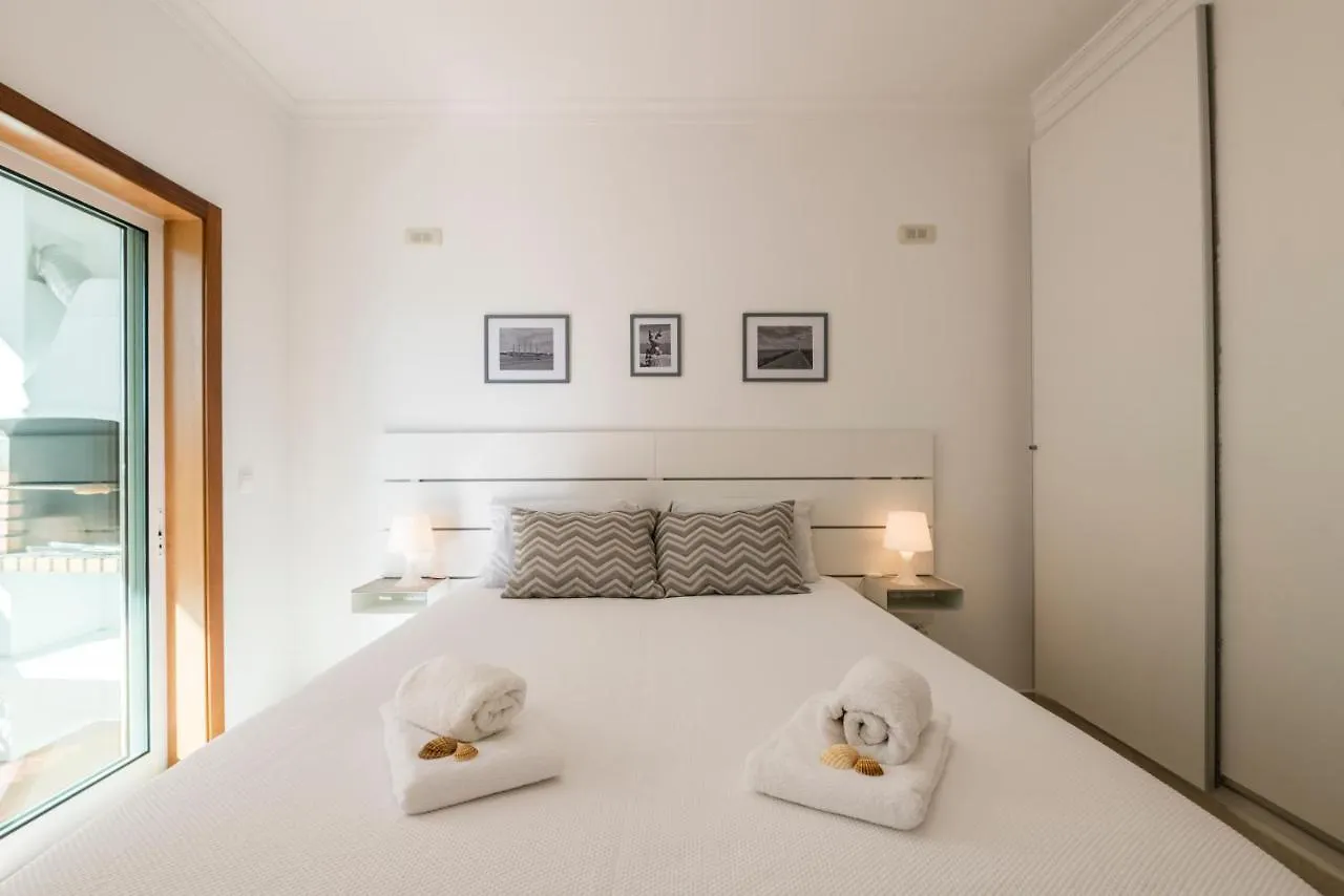 Algarve Beach Vibes Apartment, Wifi, Pool, Ac, Bbq Portimao 0*,  Portugal