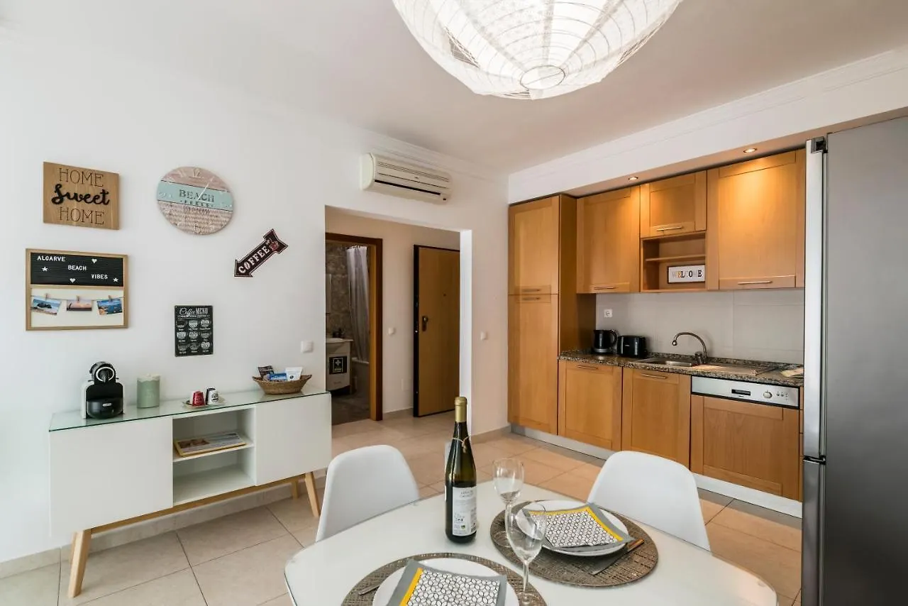 Apartment Algarve Beach Vibes Apartment, Wifi, Pool, Ac, Bbq Portimao