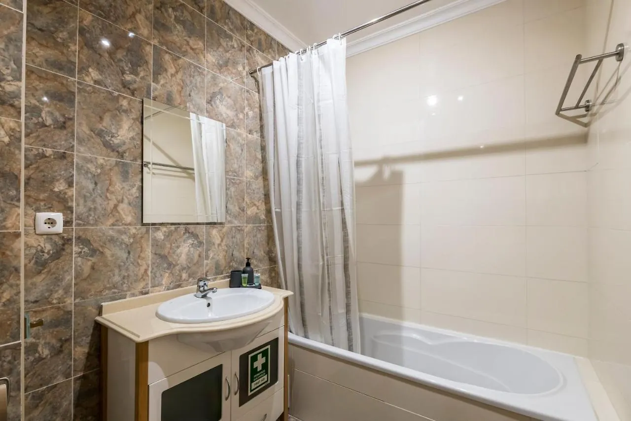 Algarve Beach Vibes Apartment, Wifi, Pool, Ac, Bbq Portimao