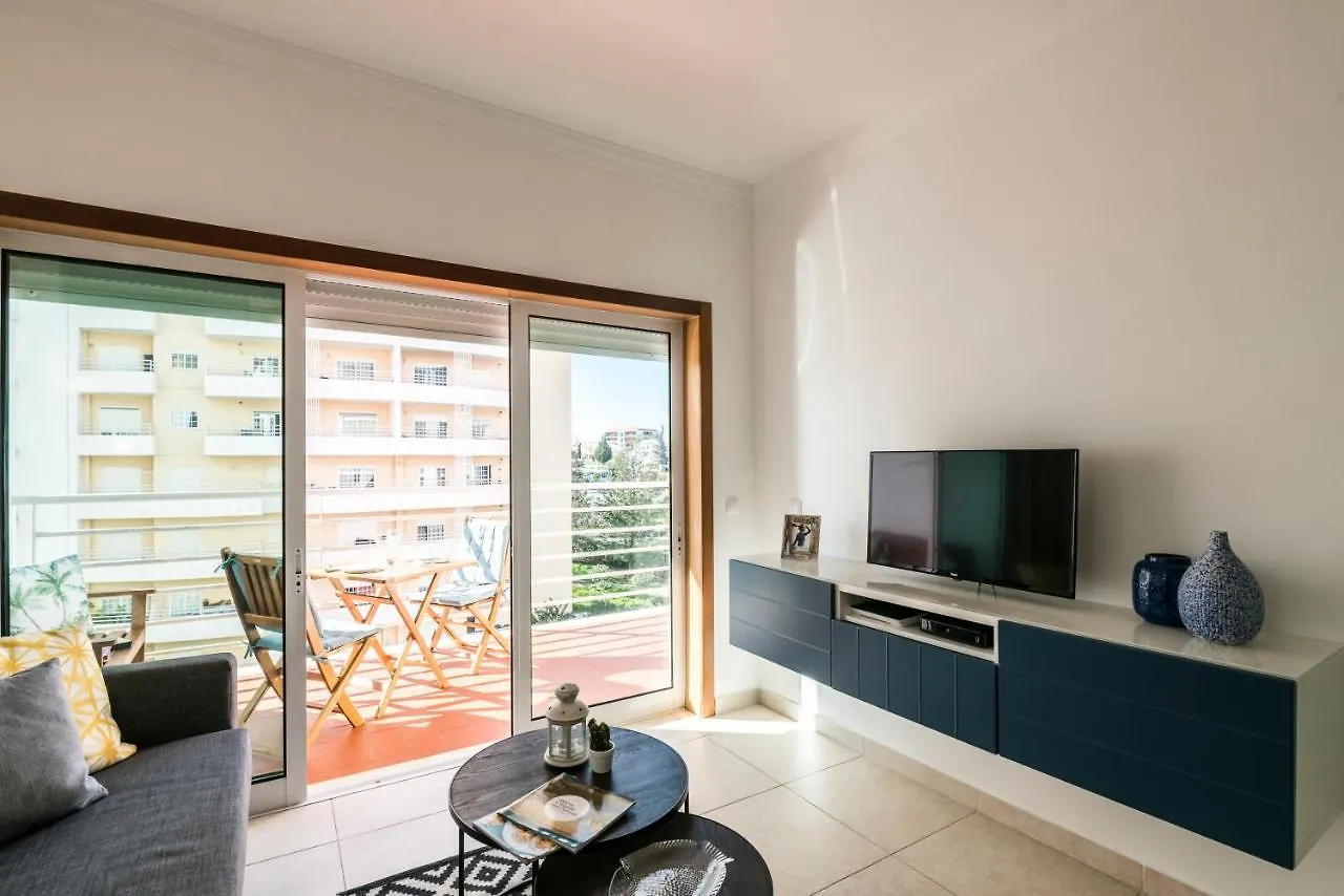 Algarve Beach Vibes Apartment, Wifi, Pool, Ac, Bbq Portimao Apartment